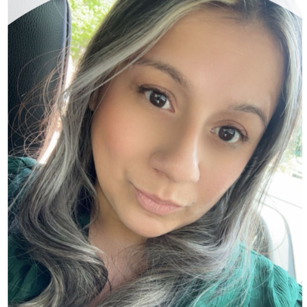 Meet your Posher, Cynthia